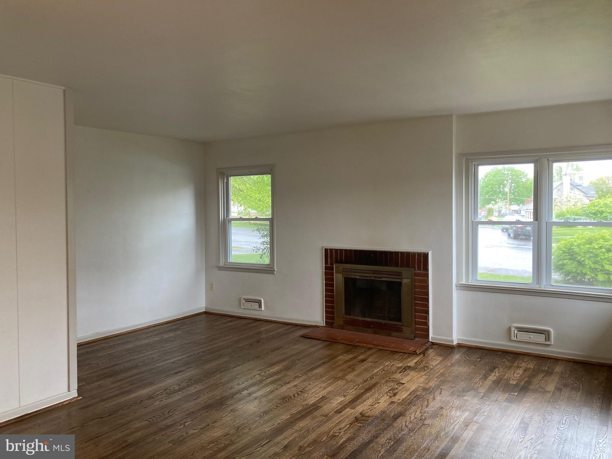 GREENBERRY HILLS - Residential Lease