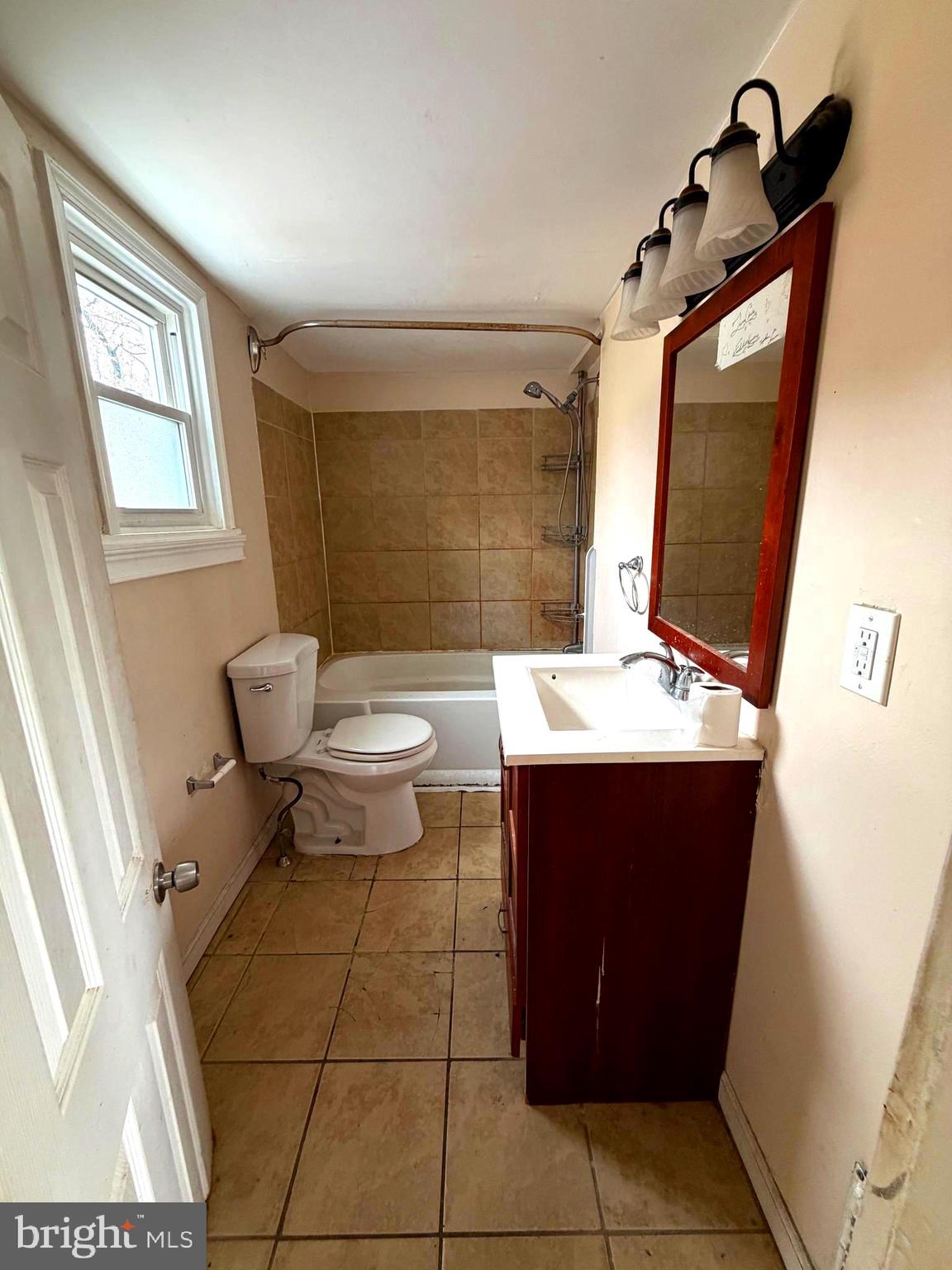 NORRISTOWN - Residential