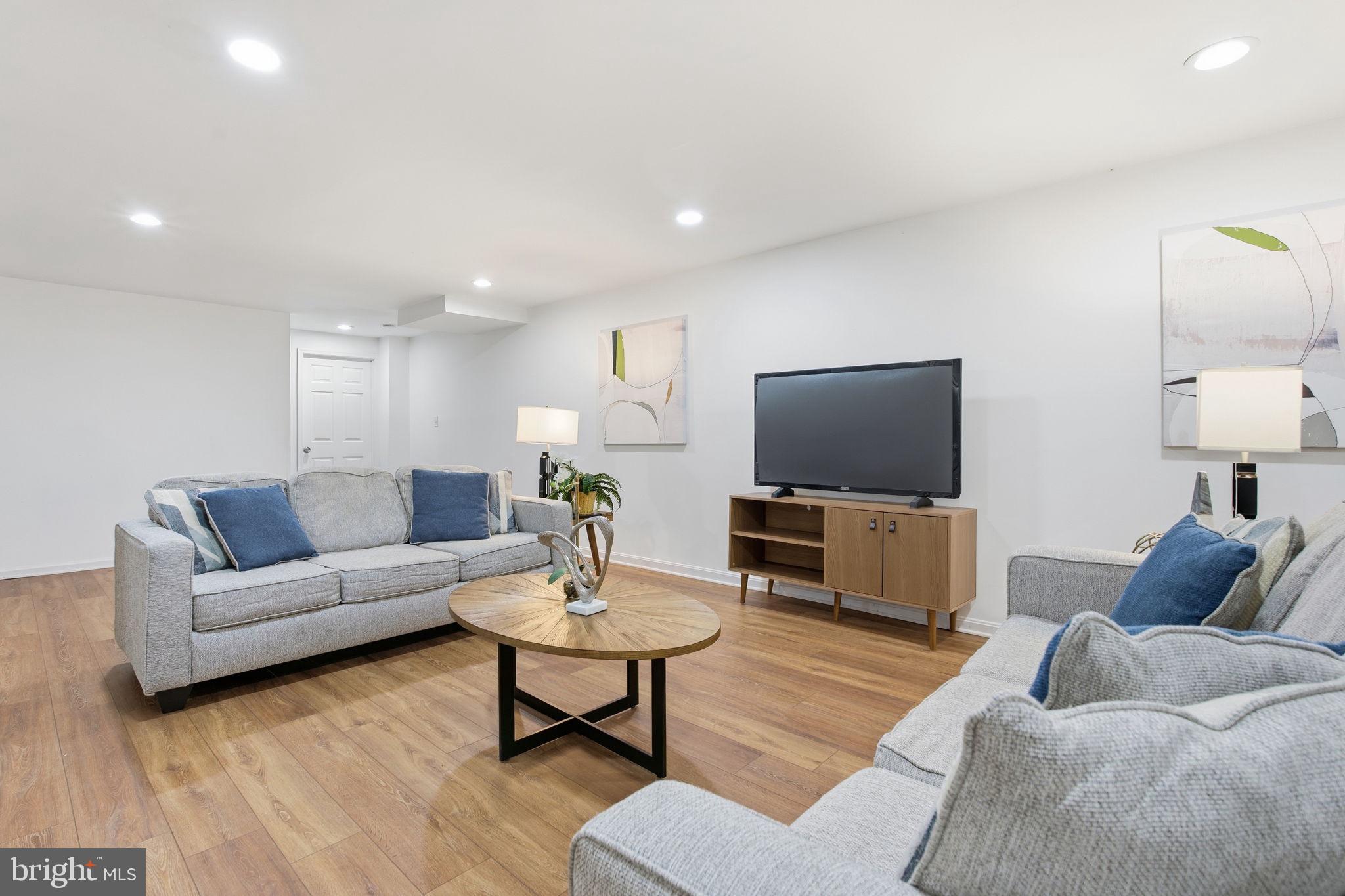 STONEGATE - Residential