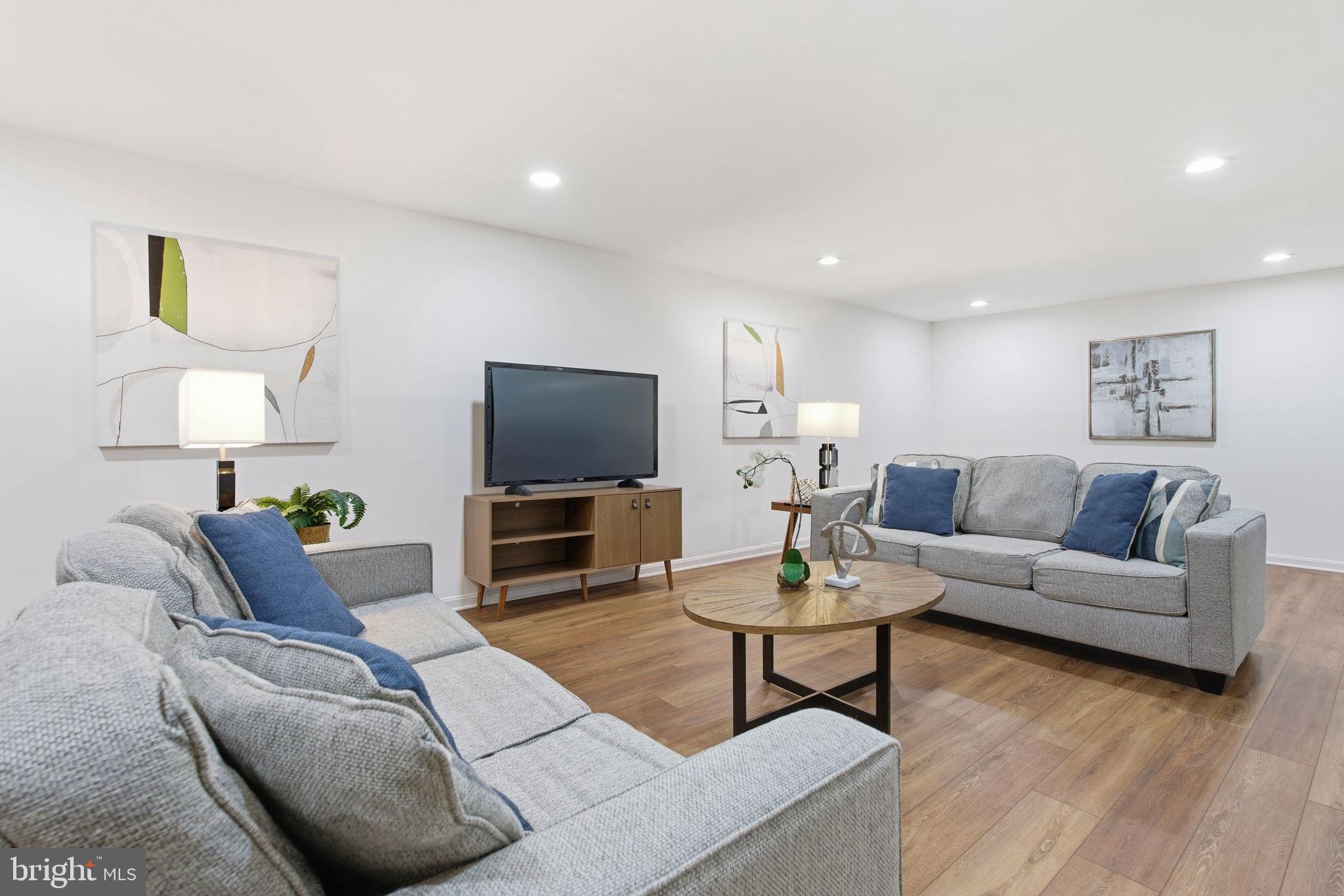STONEGATE - Residential