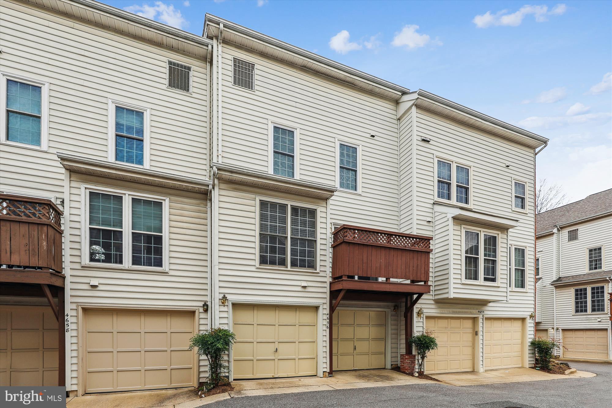 STONEGATE - Residential