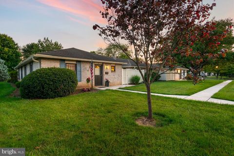 Townhouse For Sale - 43 Valleybrook Drive<br/> Lancaster County, LANCASTER, PA 17601