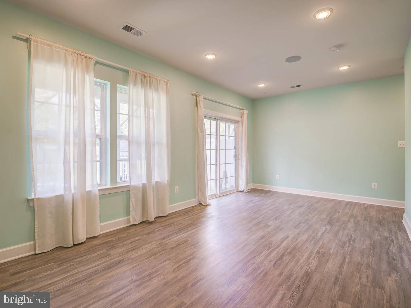 HAMILTON PARK - Residential