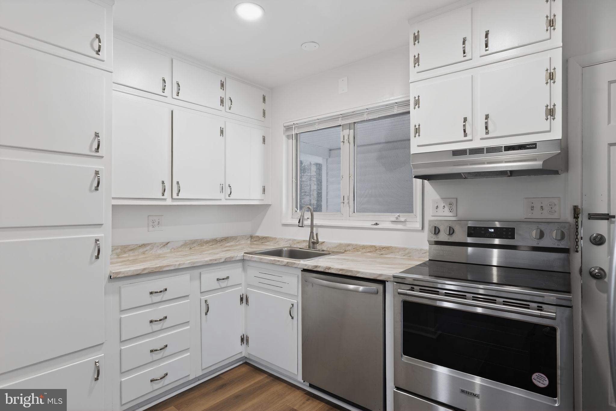 NORTH SPRINGFIELD - Residential Lease