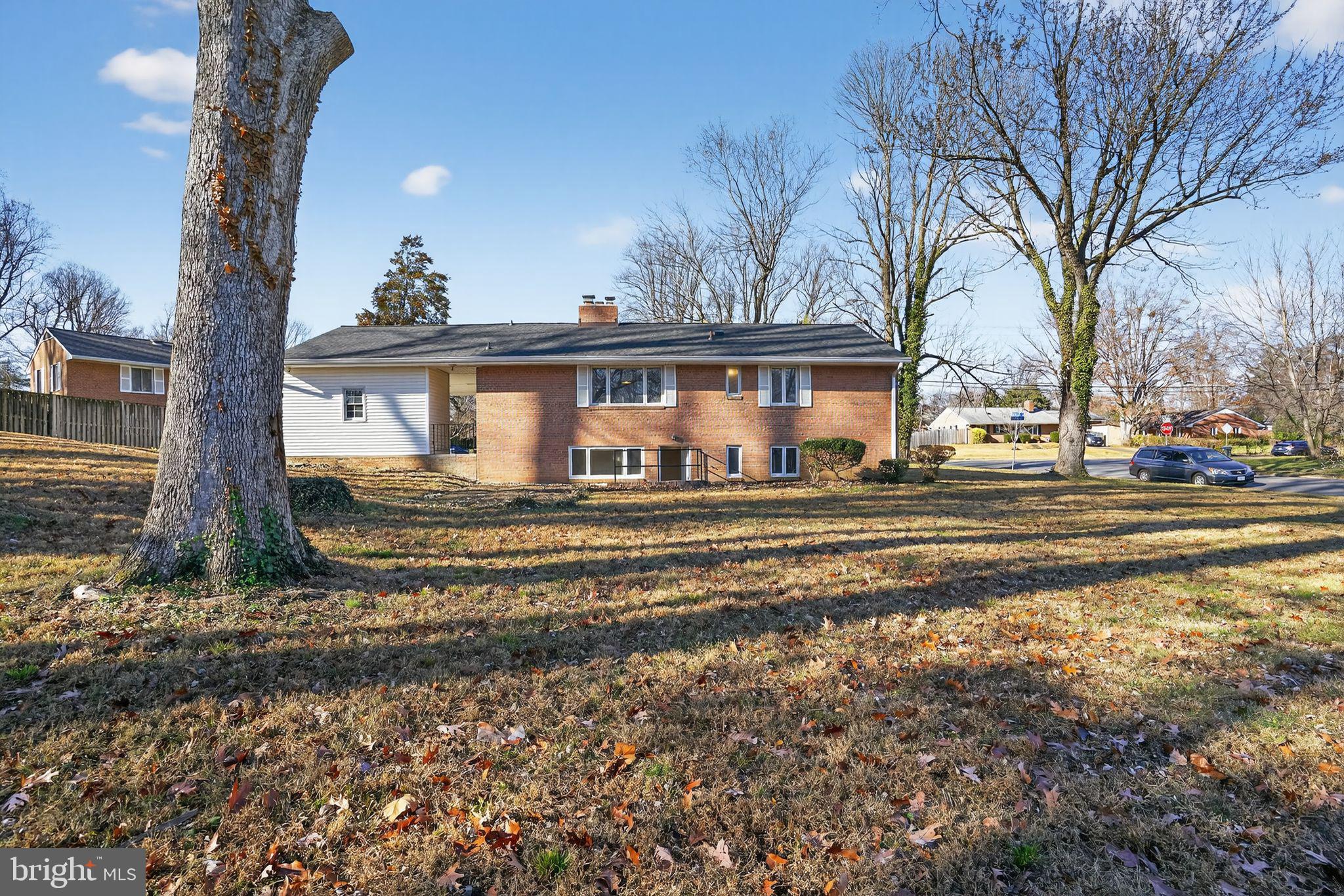 NORTH SPRINGFIELD - Residential Lease