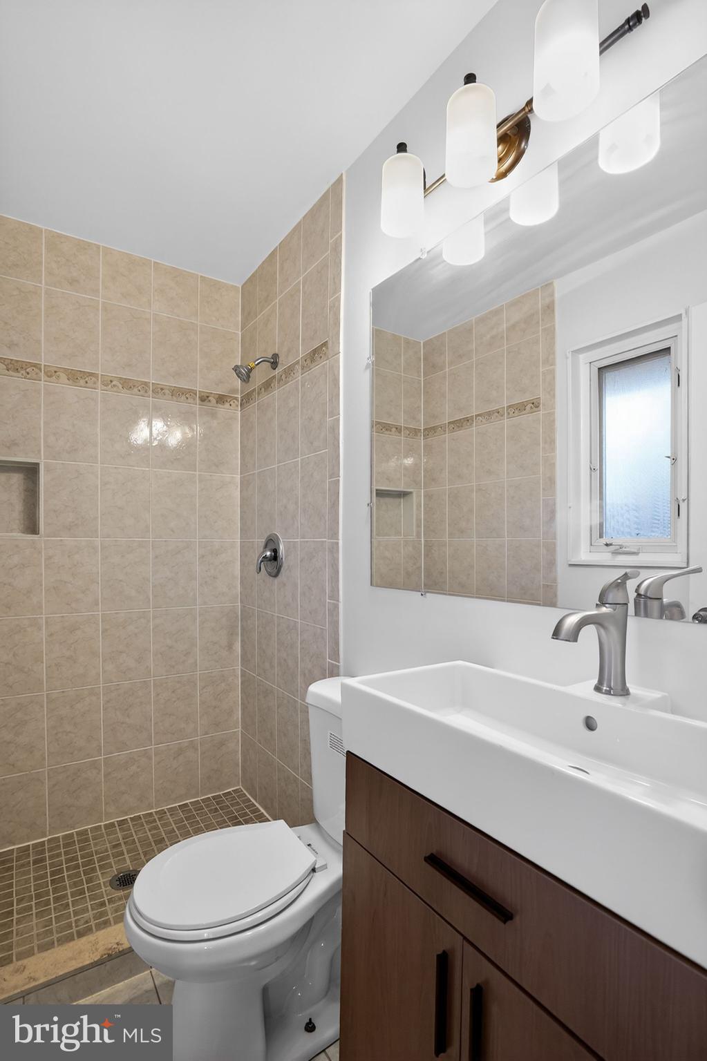 NORTH SPRINGFIELD - Residential Lease