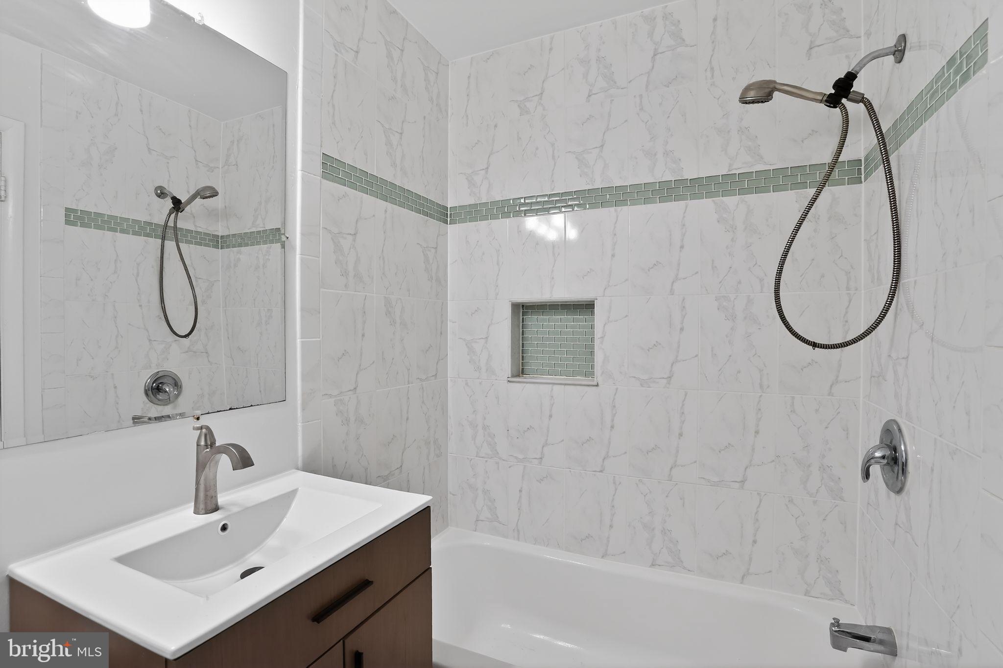 NORTH SPRINGFIELD - Residential Lease