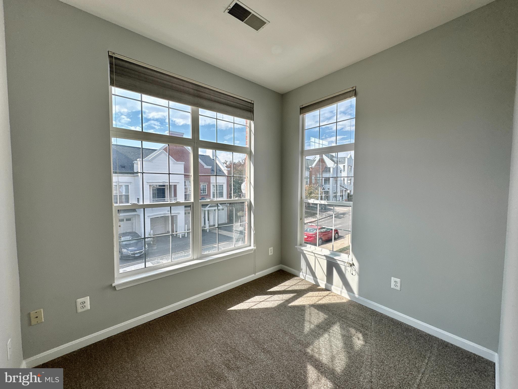 TOWN CENTER - Residential