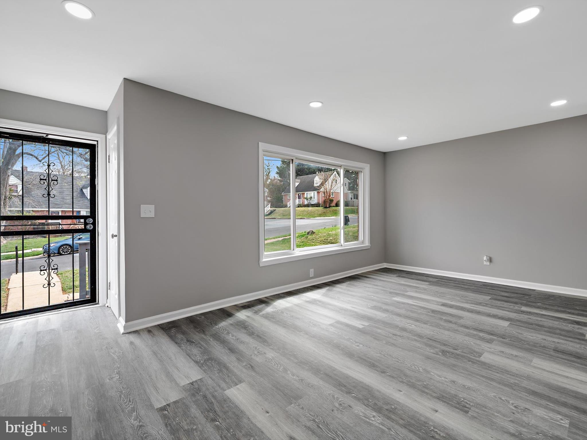 PIKESVILLE - Residential