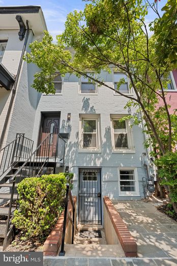 Townhouse at 1427 S STREET NW