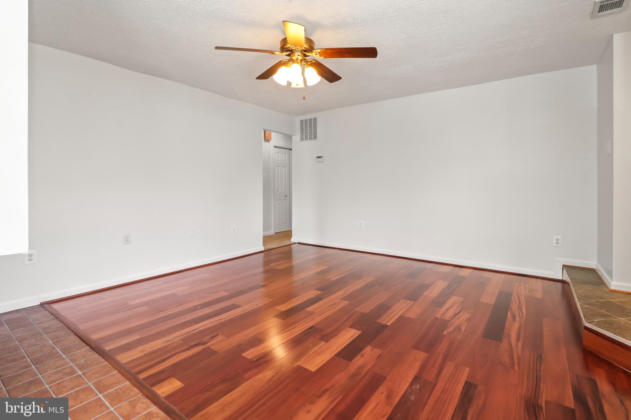 VILLARIDGE - Residential