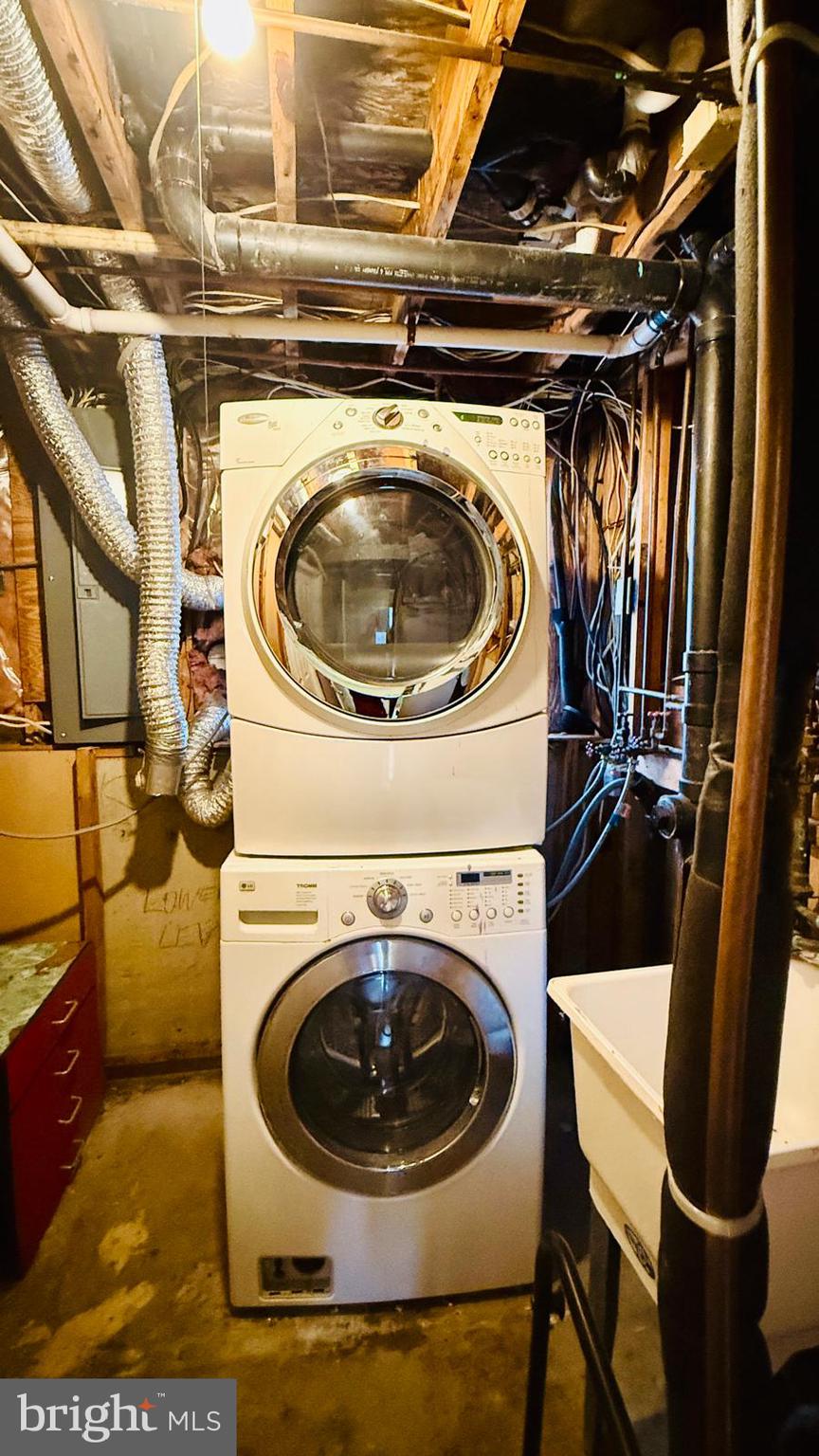 NEWINGTON FOREST - Residential