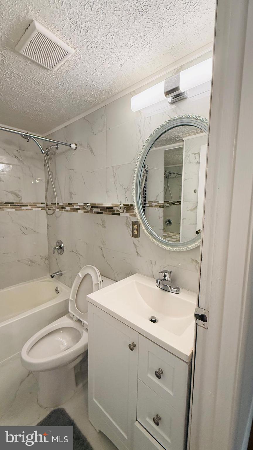 NEWINGTON FOREST - Residential