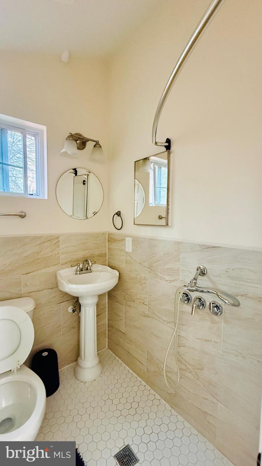 NEWINGTON FOREST - Residential