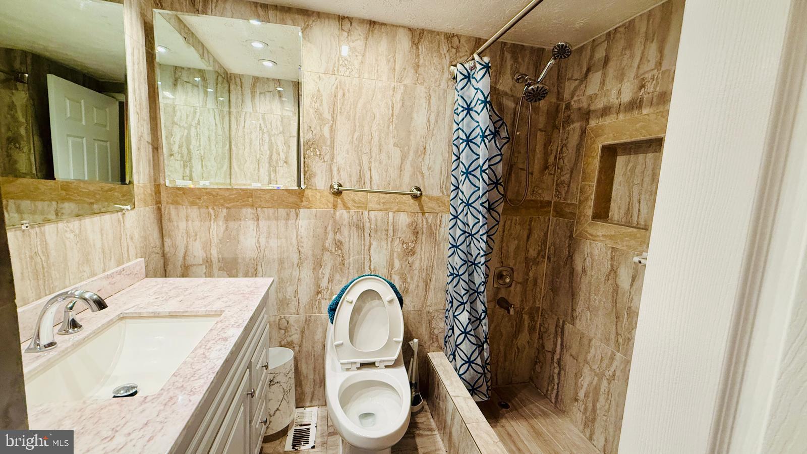 NEWINGTON FOREST - Residential