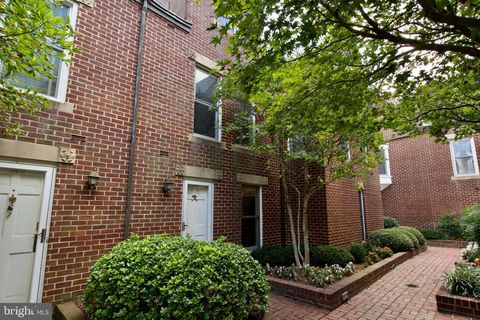 142 N UNION STREET ALEXANDRIA VA 22314