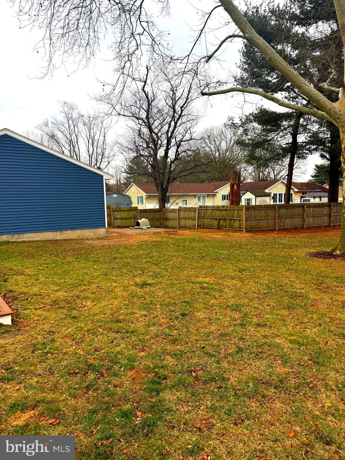 WOODSIDE MANOR - Residential