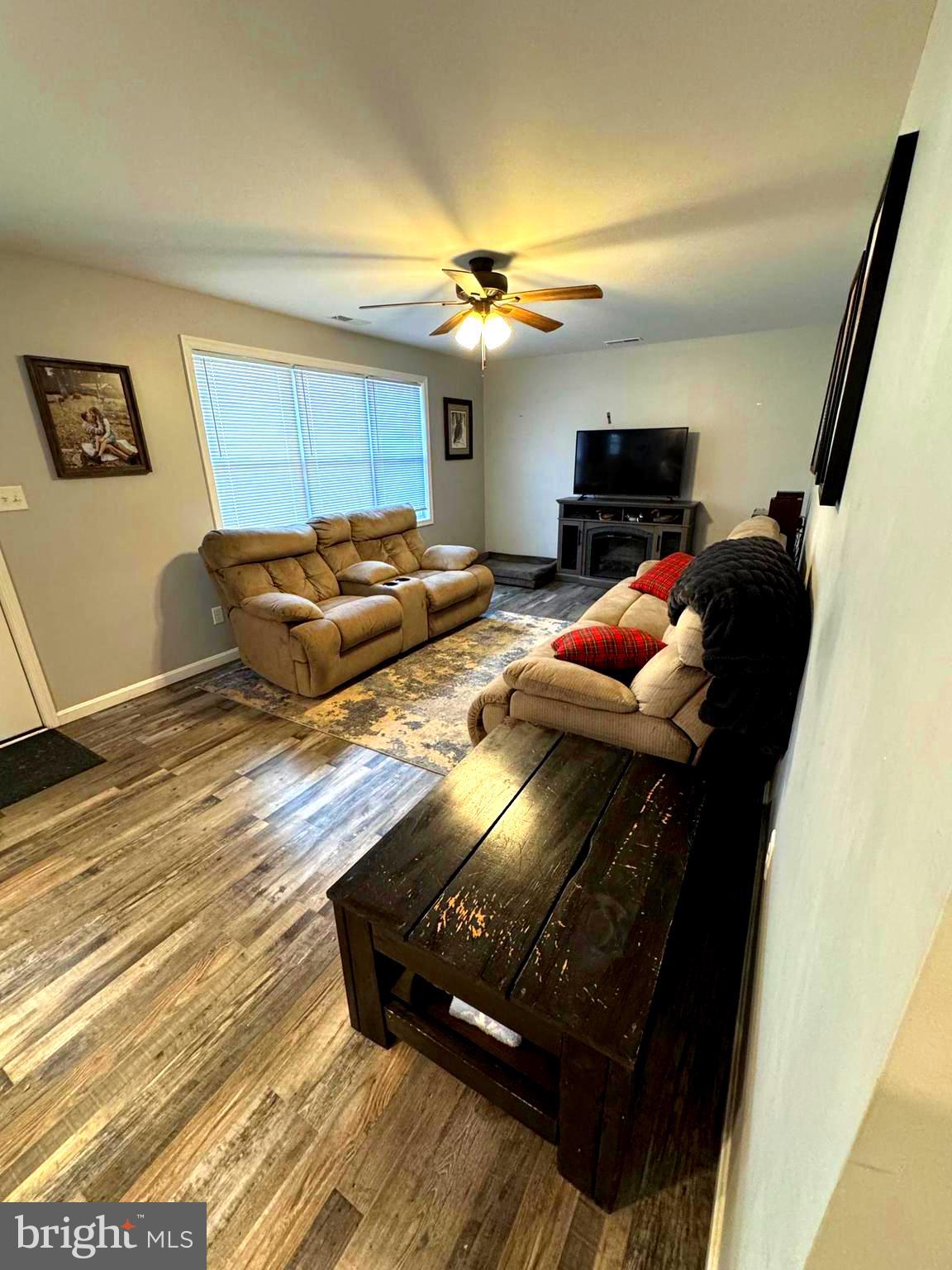 WOODSIDE MANOR - Residential