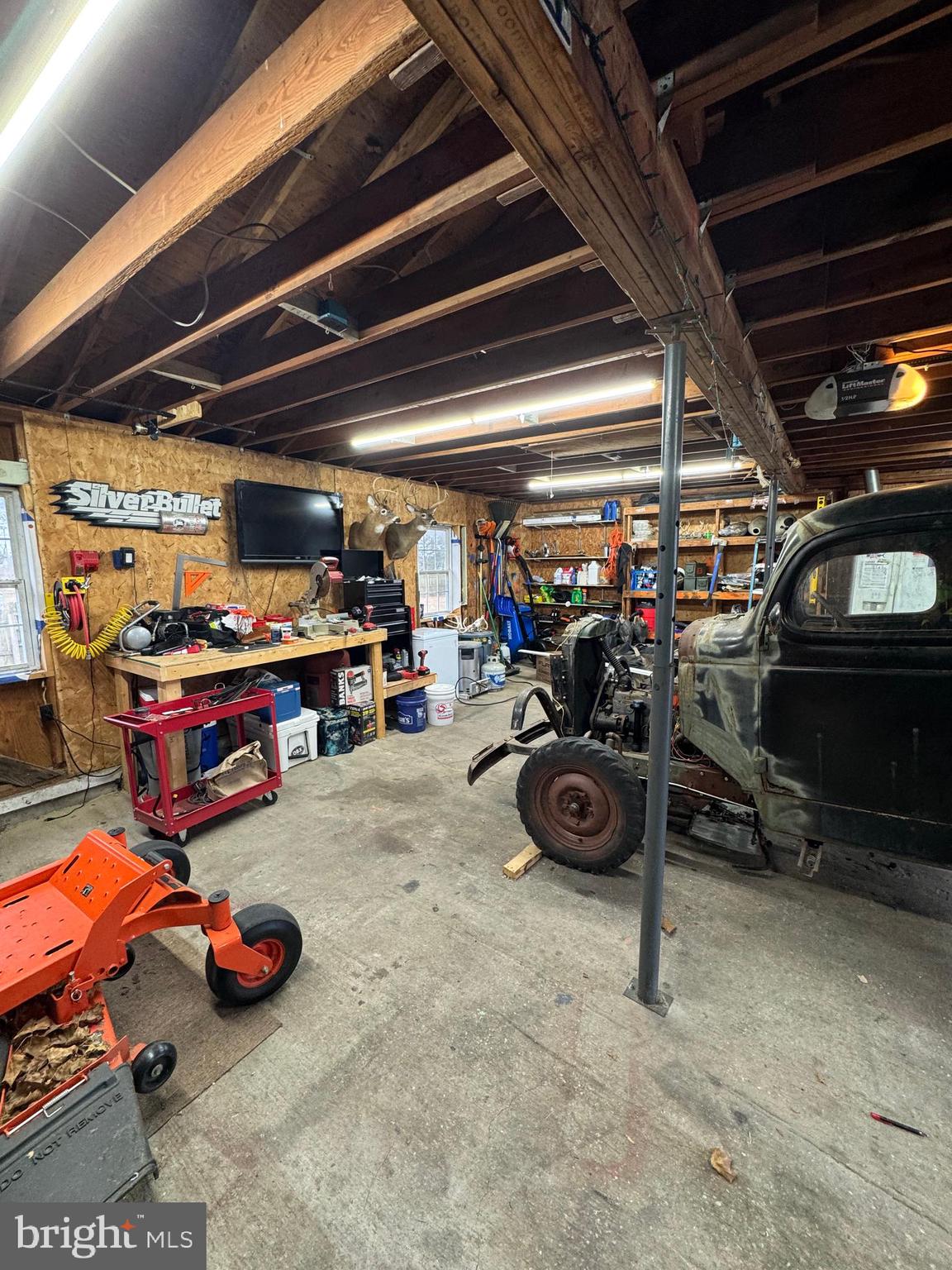 WOODSIDE MANOR - Residential