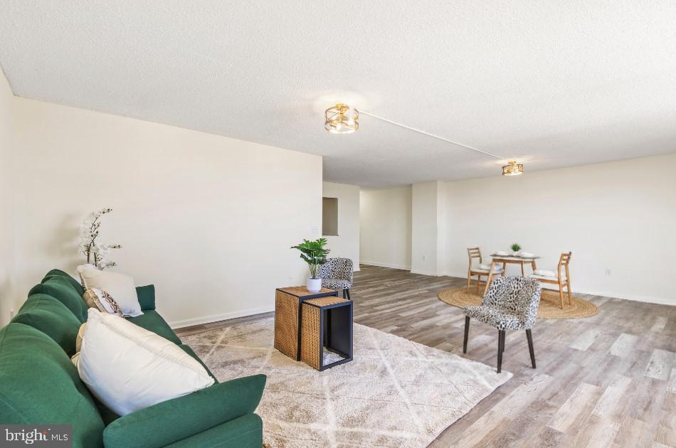 RIDGELY TOWSON CENTER - Residential