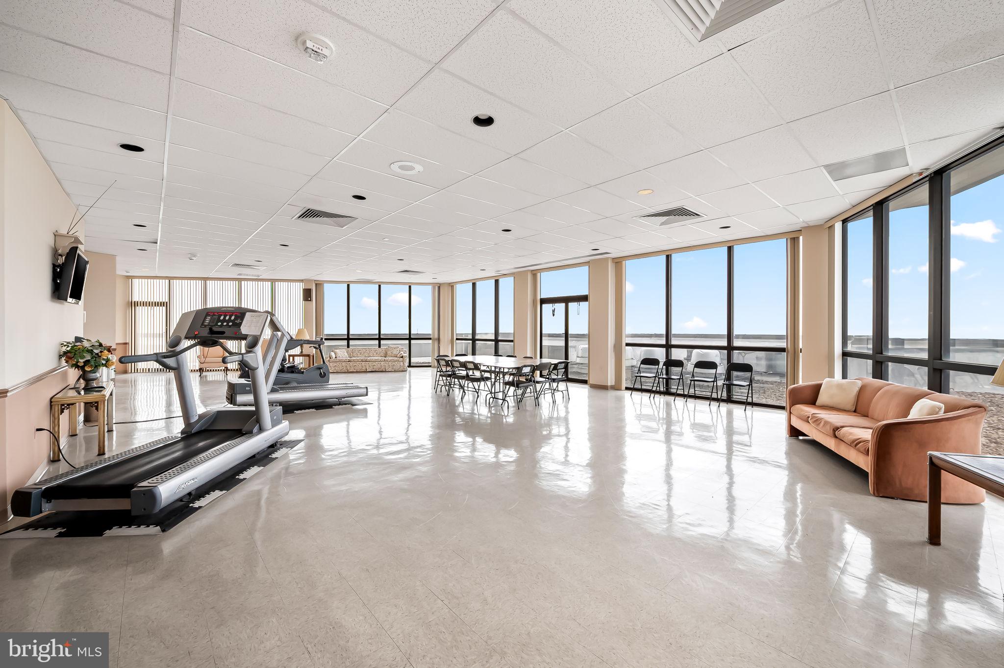 RIDGELY TOWSON CENTER - Residential