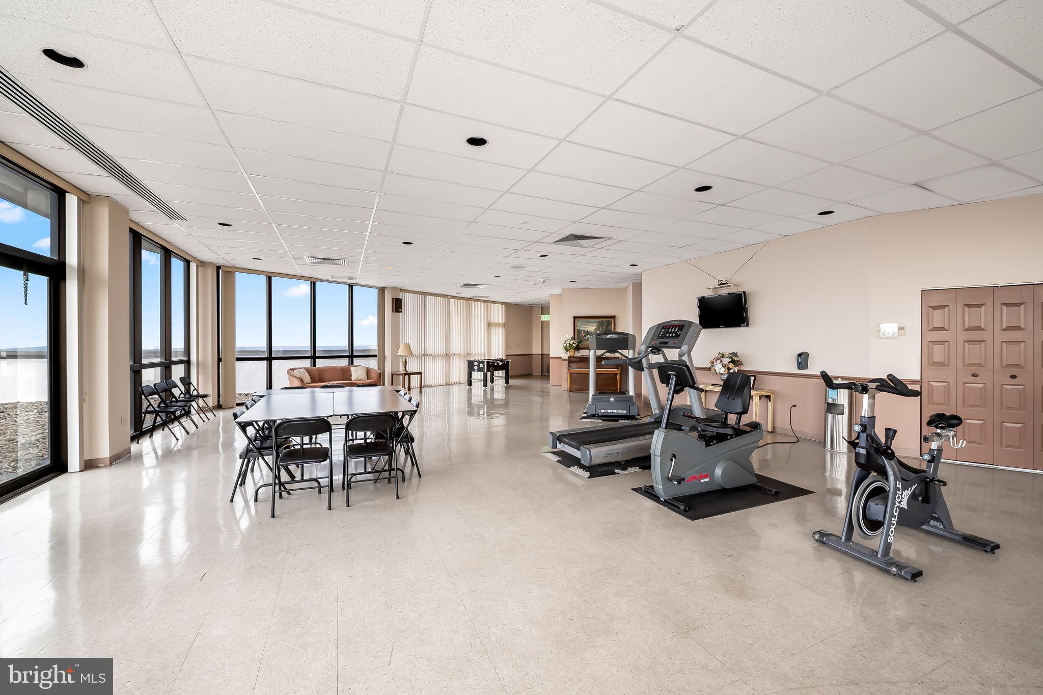 RIDGELY TOWSON CENTER - Residential