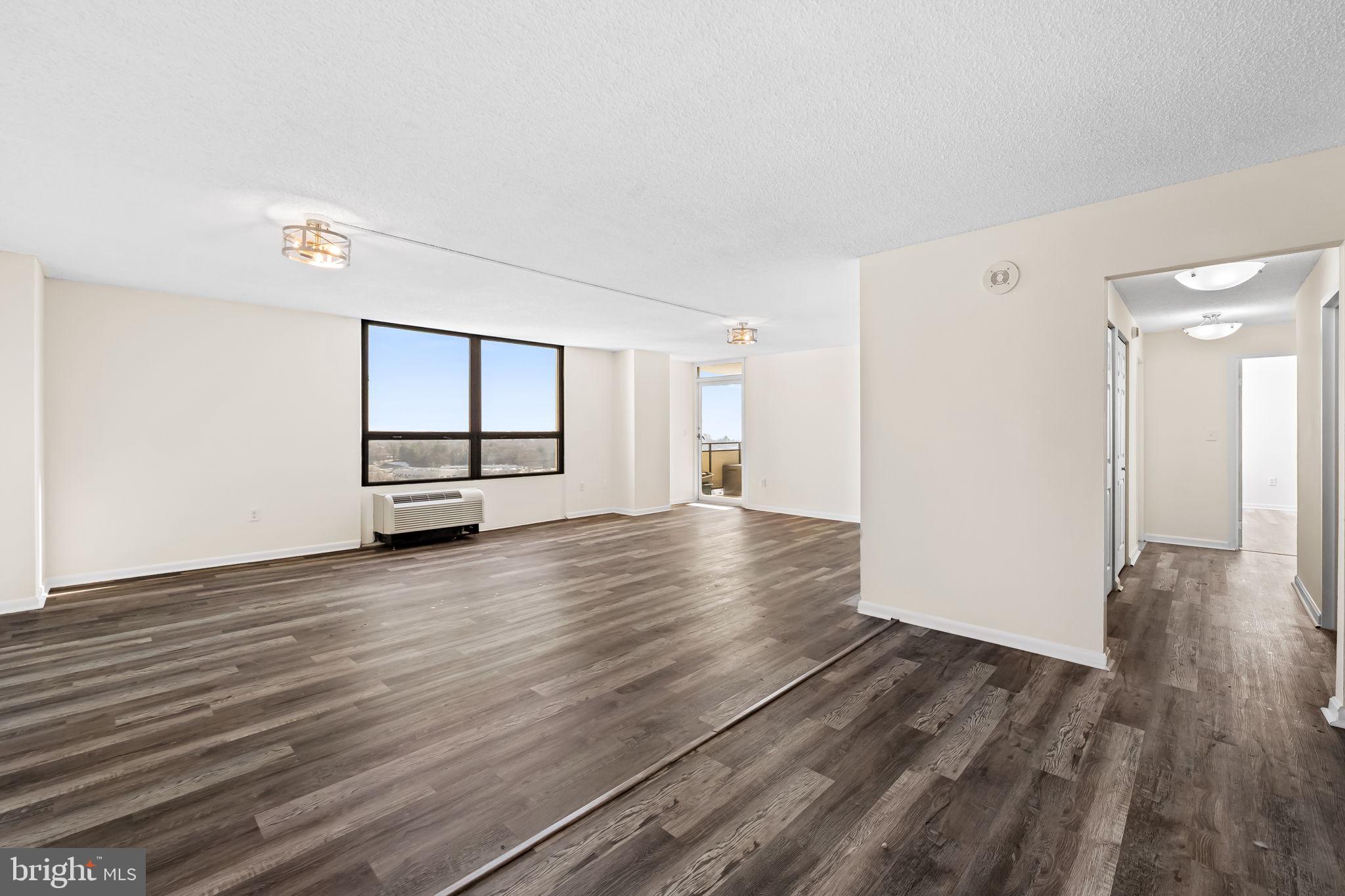 RIDGELY TOWSON CENTER - Residential