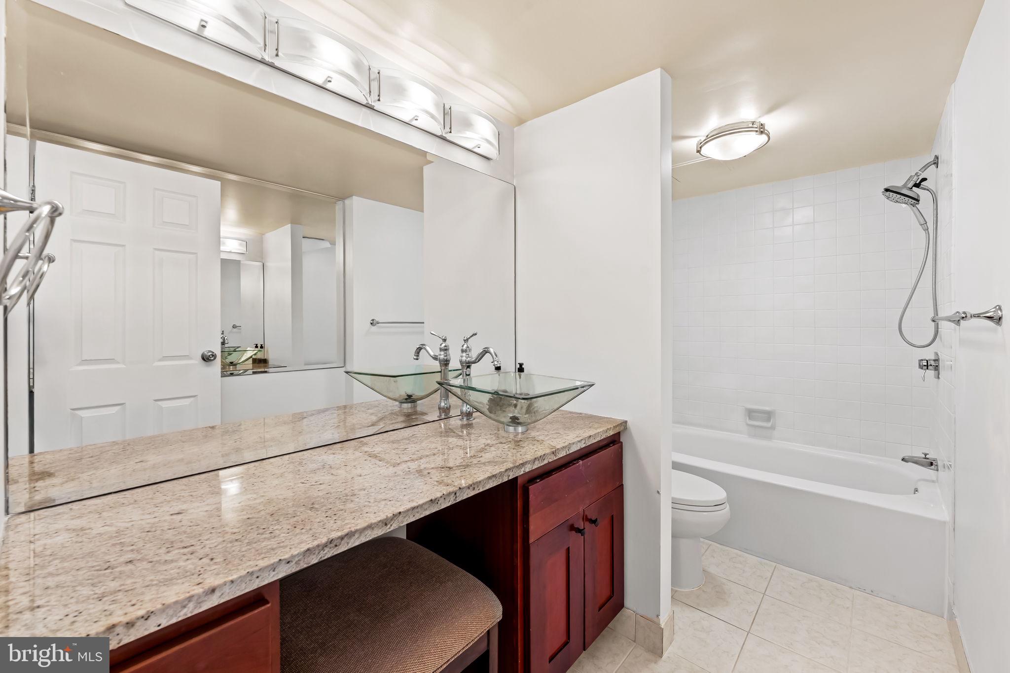 RIDGELY TOWSON CENTER - Residential