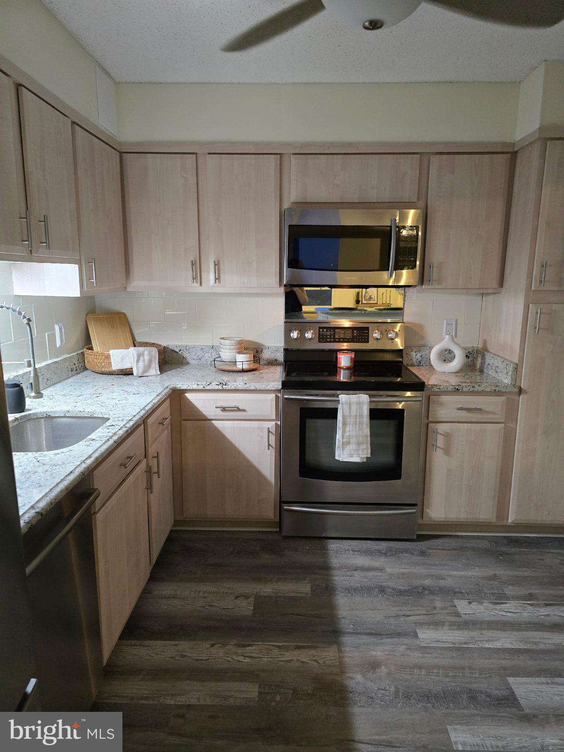 RIDGELY TOWSON CENTER - Residential