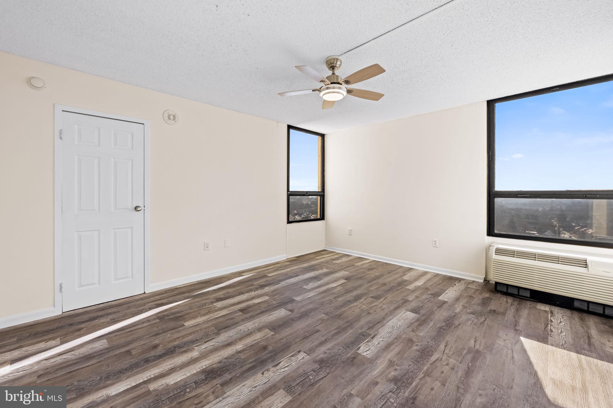 RIDGELY TOWSON CENTER - Residential