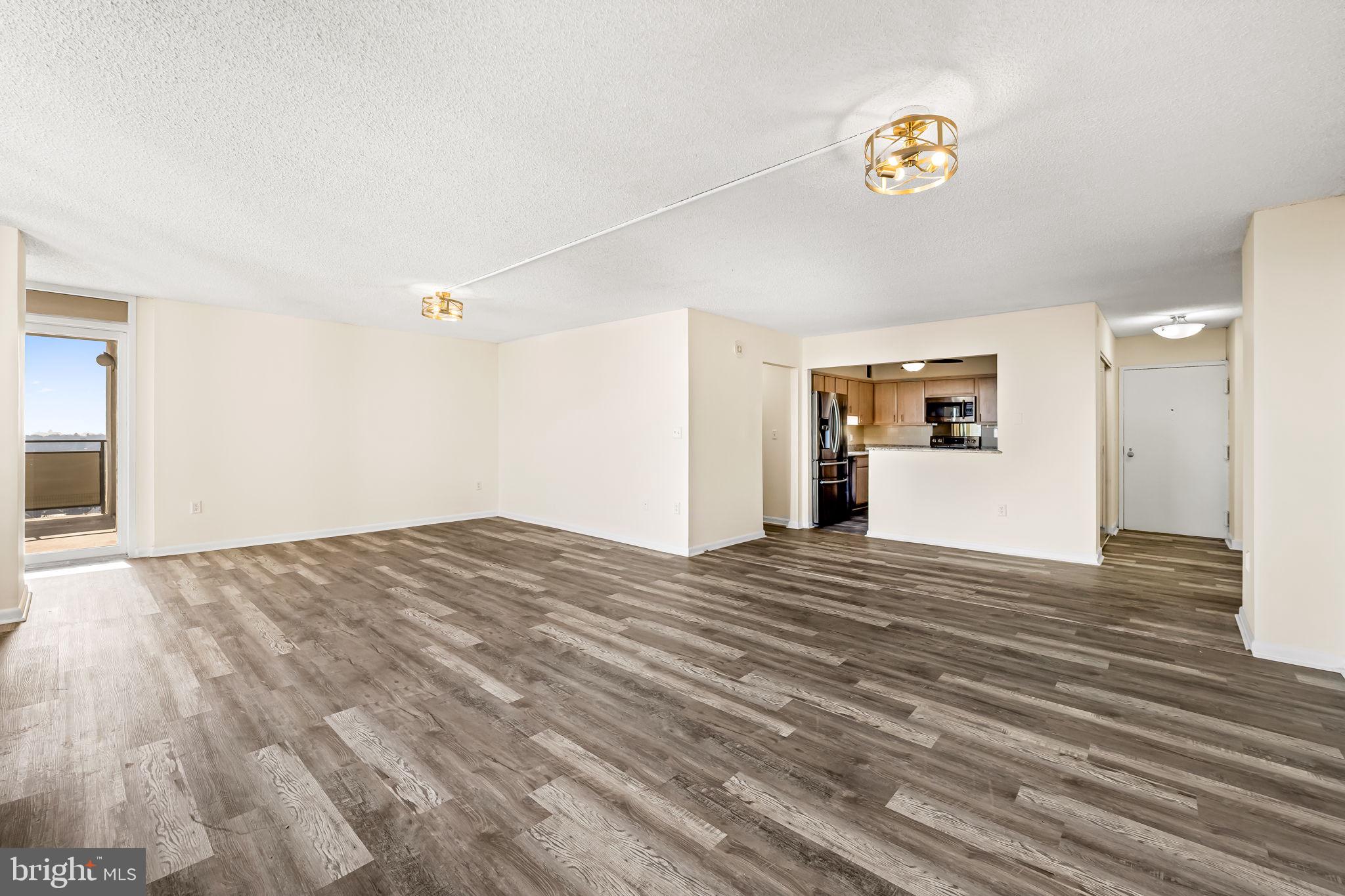 RIDGELY TOWSON CENTER - Residential