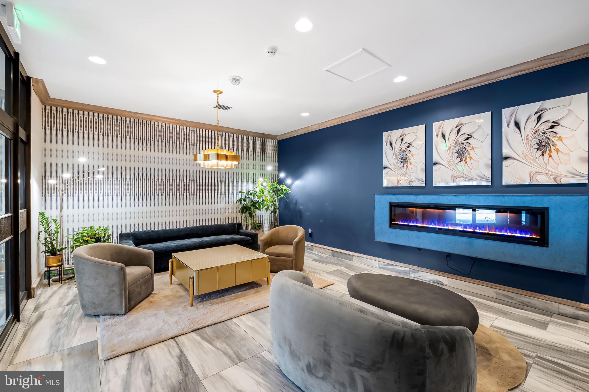 RIDGELY TOWSON CENTER - Residential