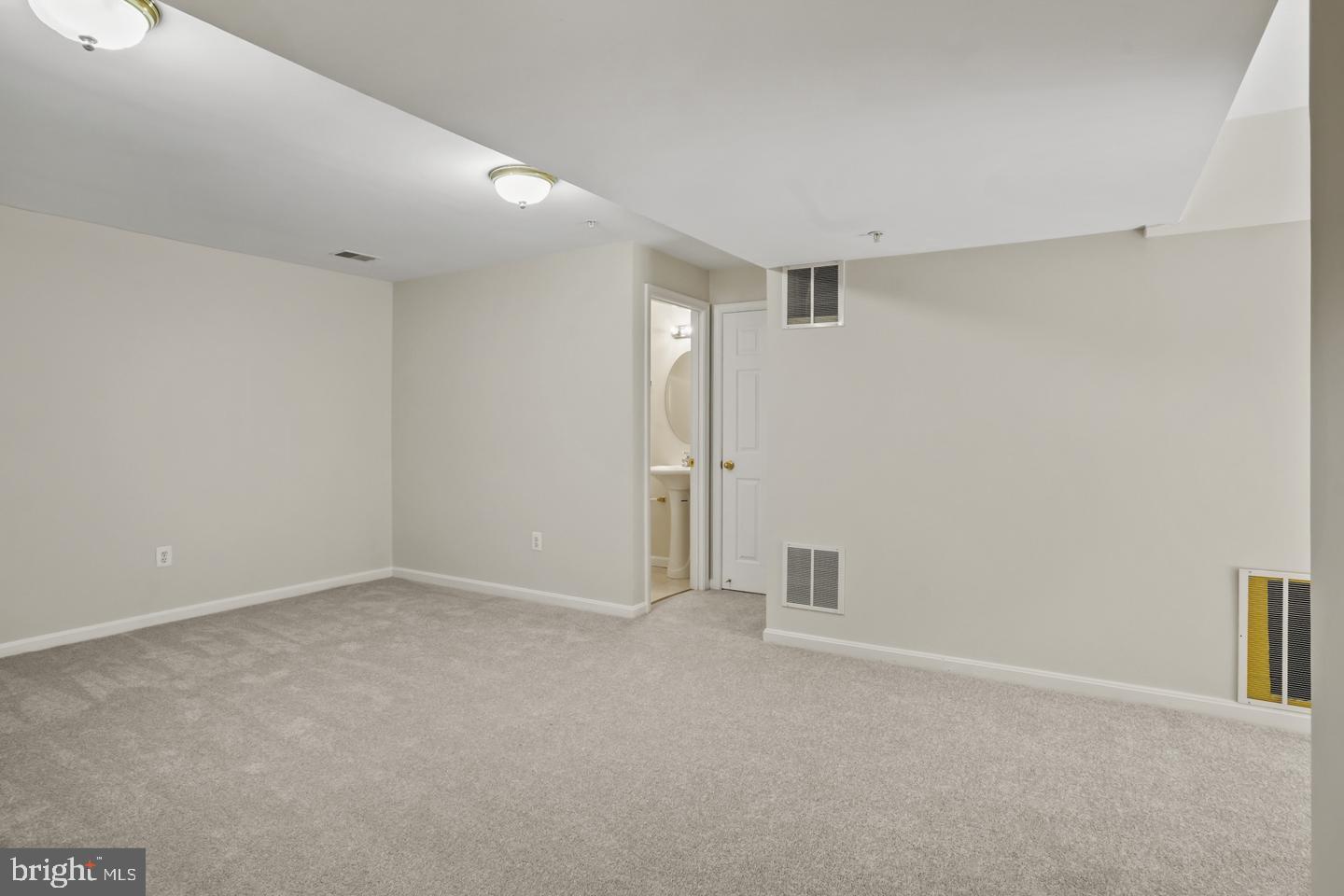 RUSSETT - Residential Lease