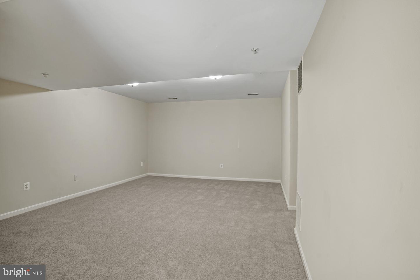 RUSSETT - Residential Lease