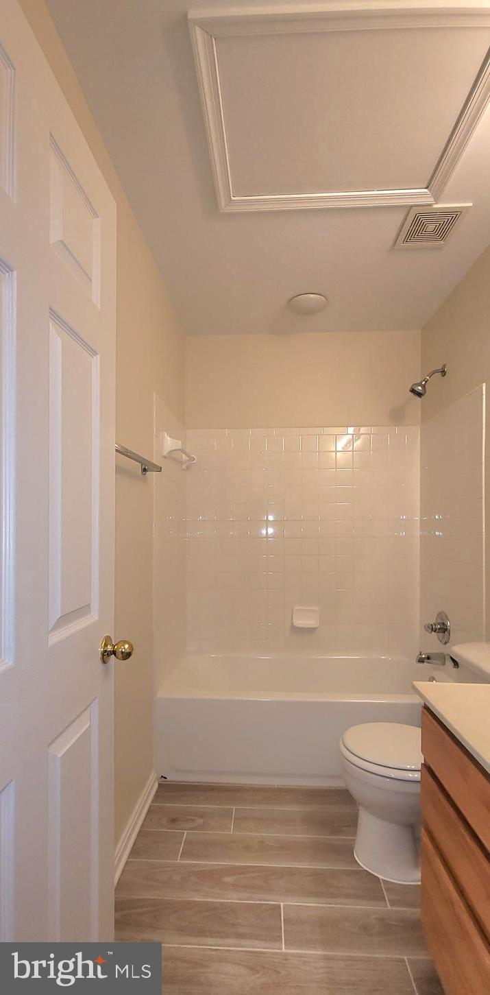 RUSSETT - Residential Lease