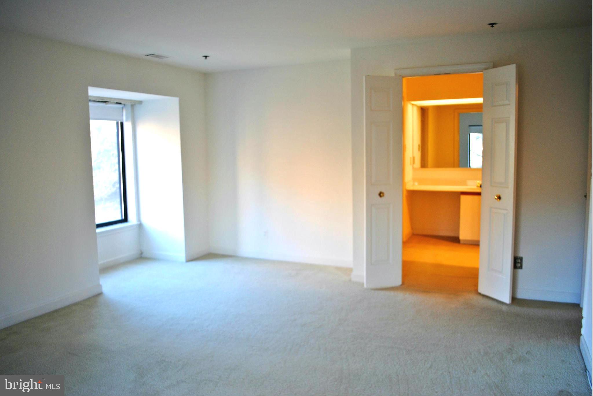 TOWSONGATE - Residential Lease