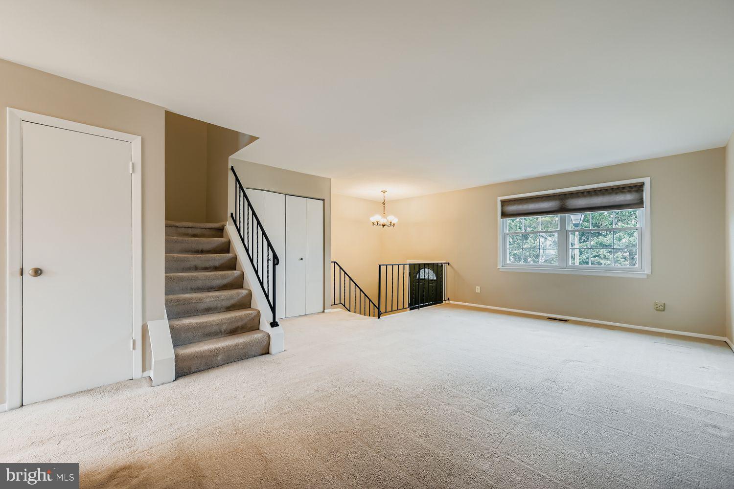 11 GRAND VALLEY COURT