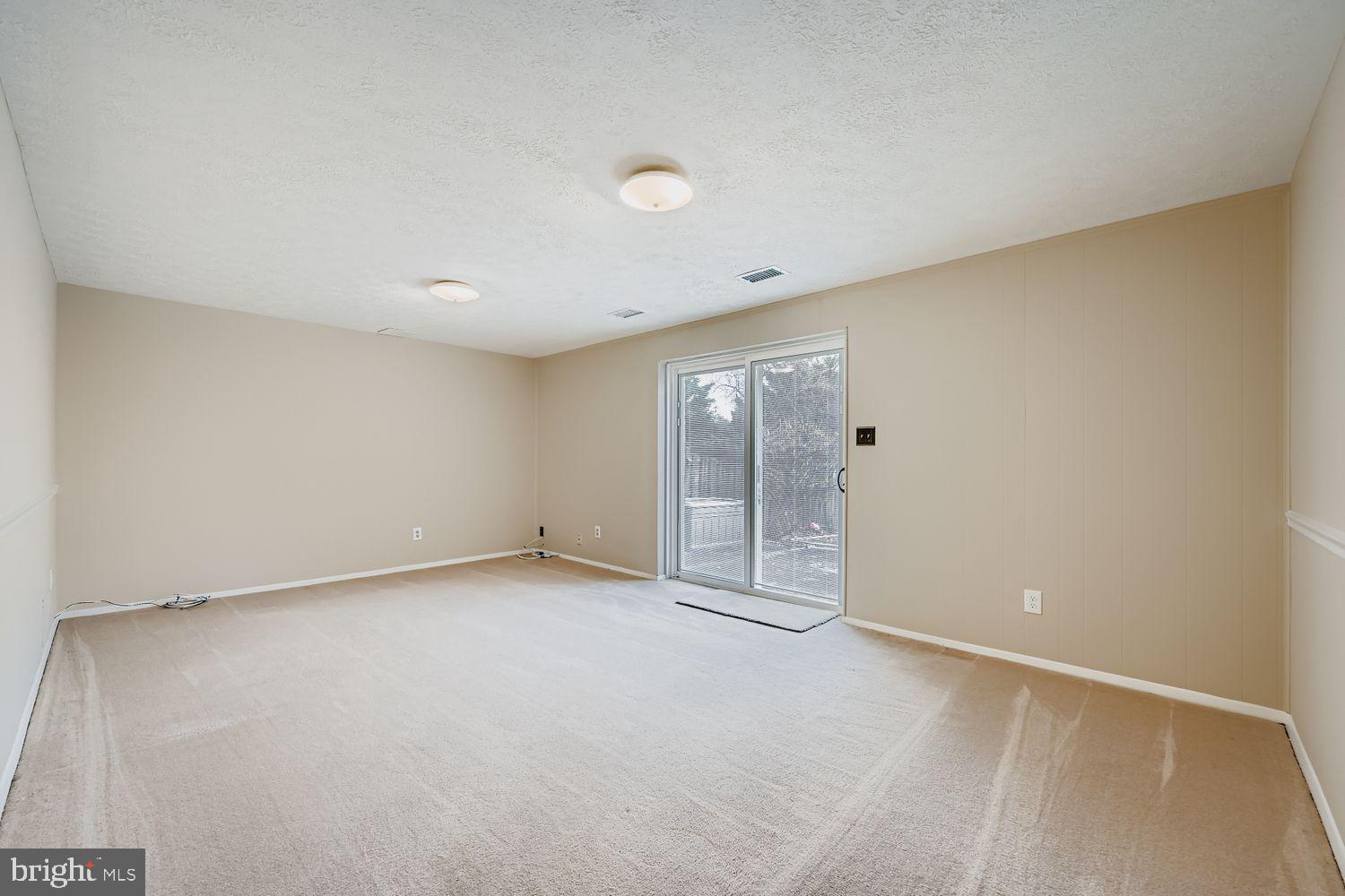 CARLTON SQUARE - Residential