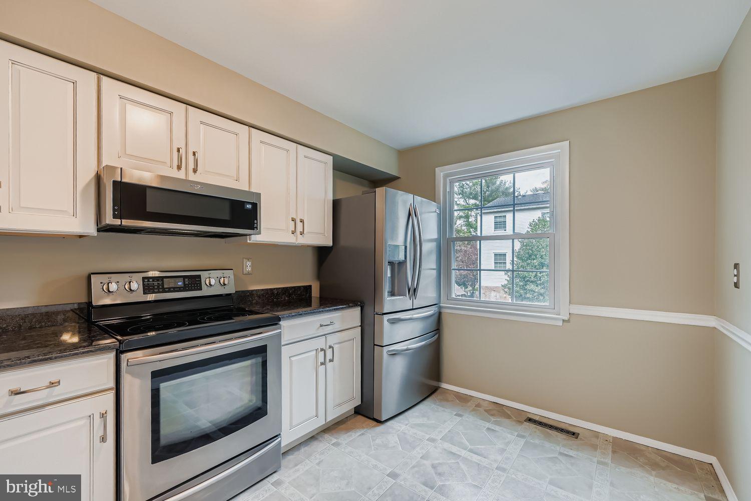 CARLTON SQUARE - Residential