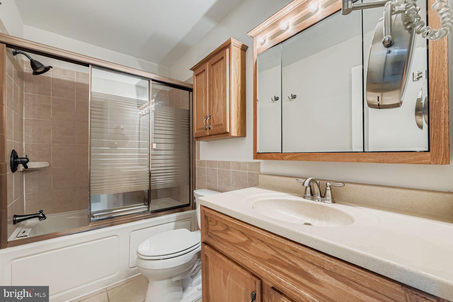 CARLTON SQUARE - Residential