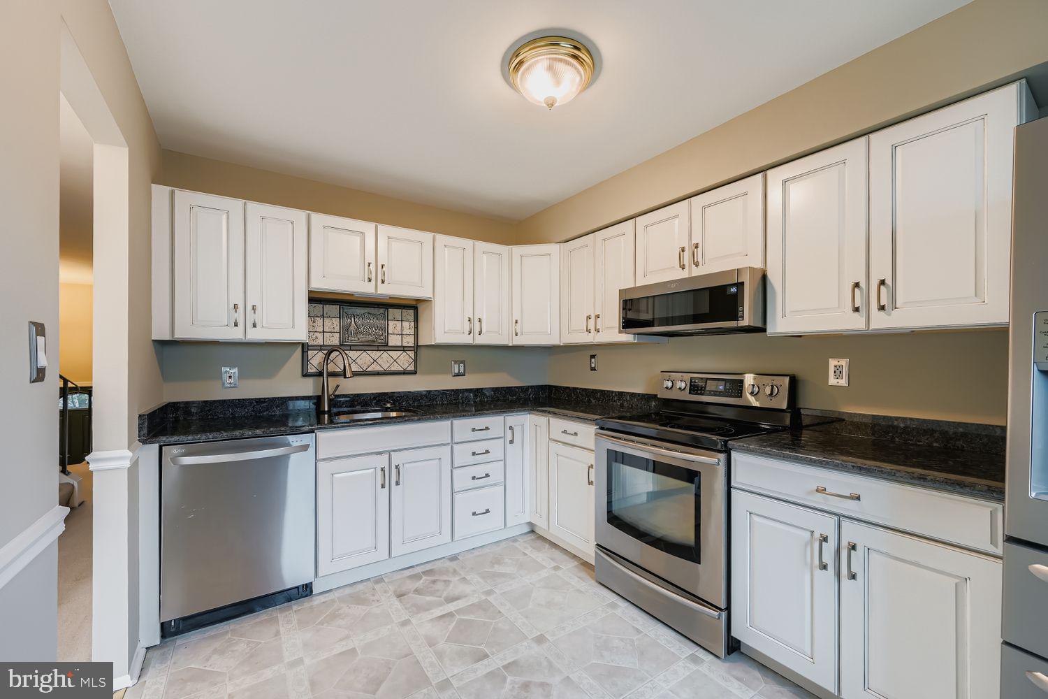 CARLTON SQUARE - Residential