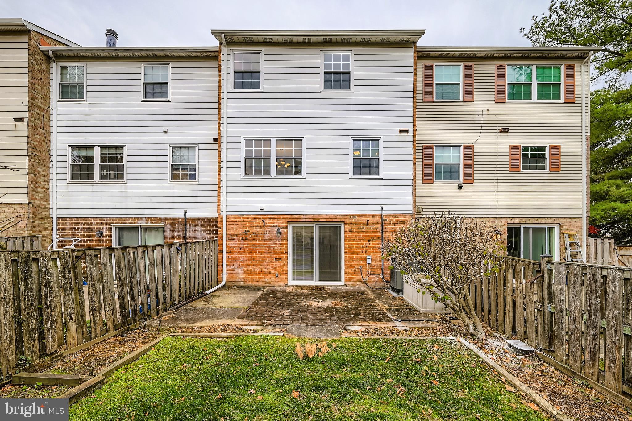 CARLTON SQUARE - Residential