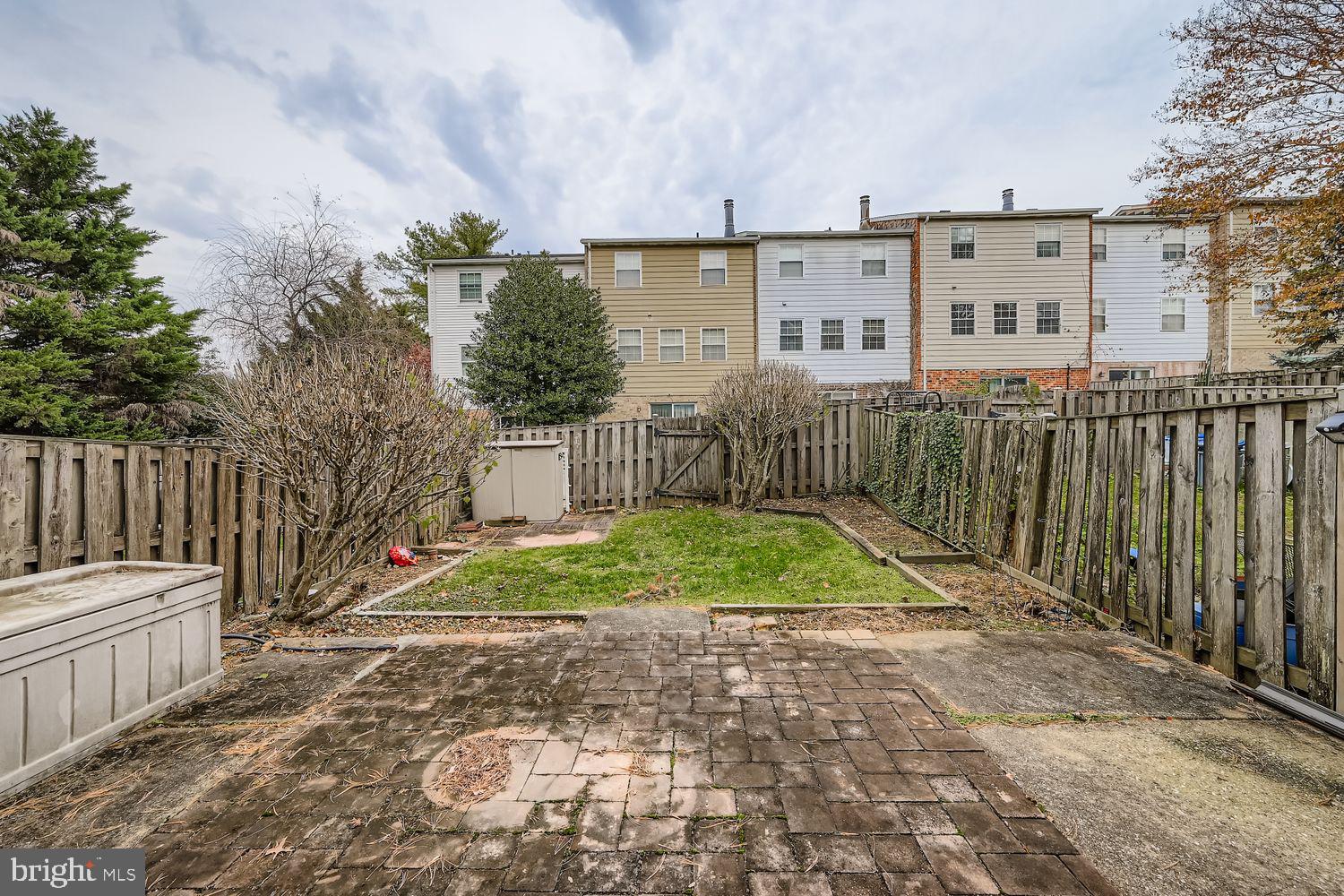 CARLTON SQUARE - Residential
