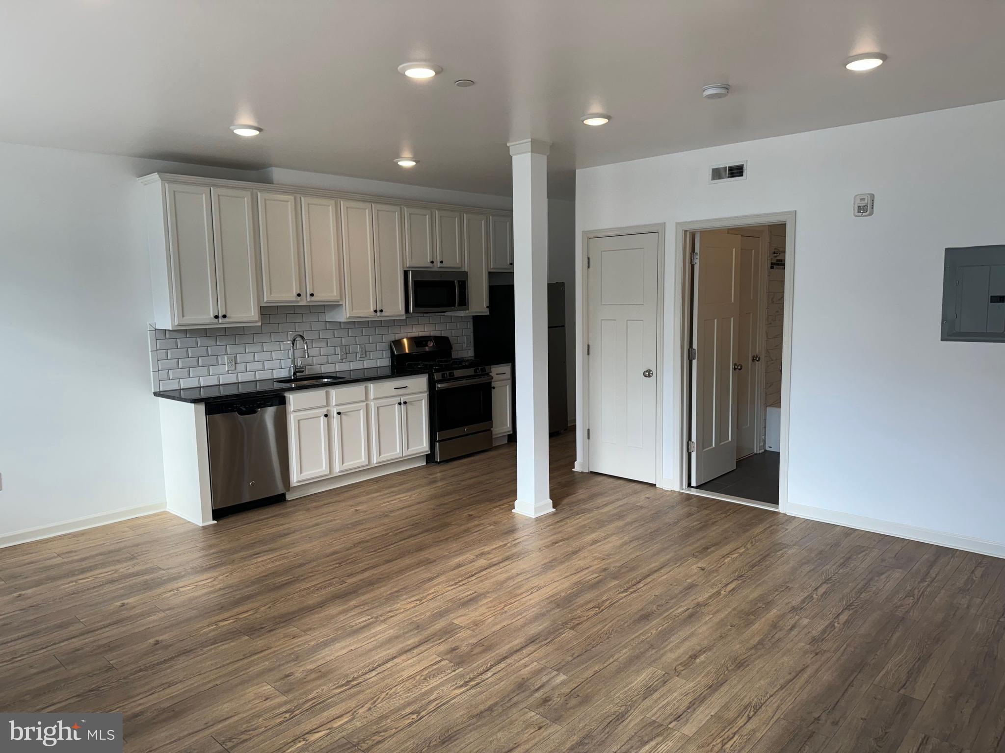 ROXBOROUGH - Residential Lease