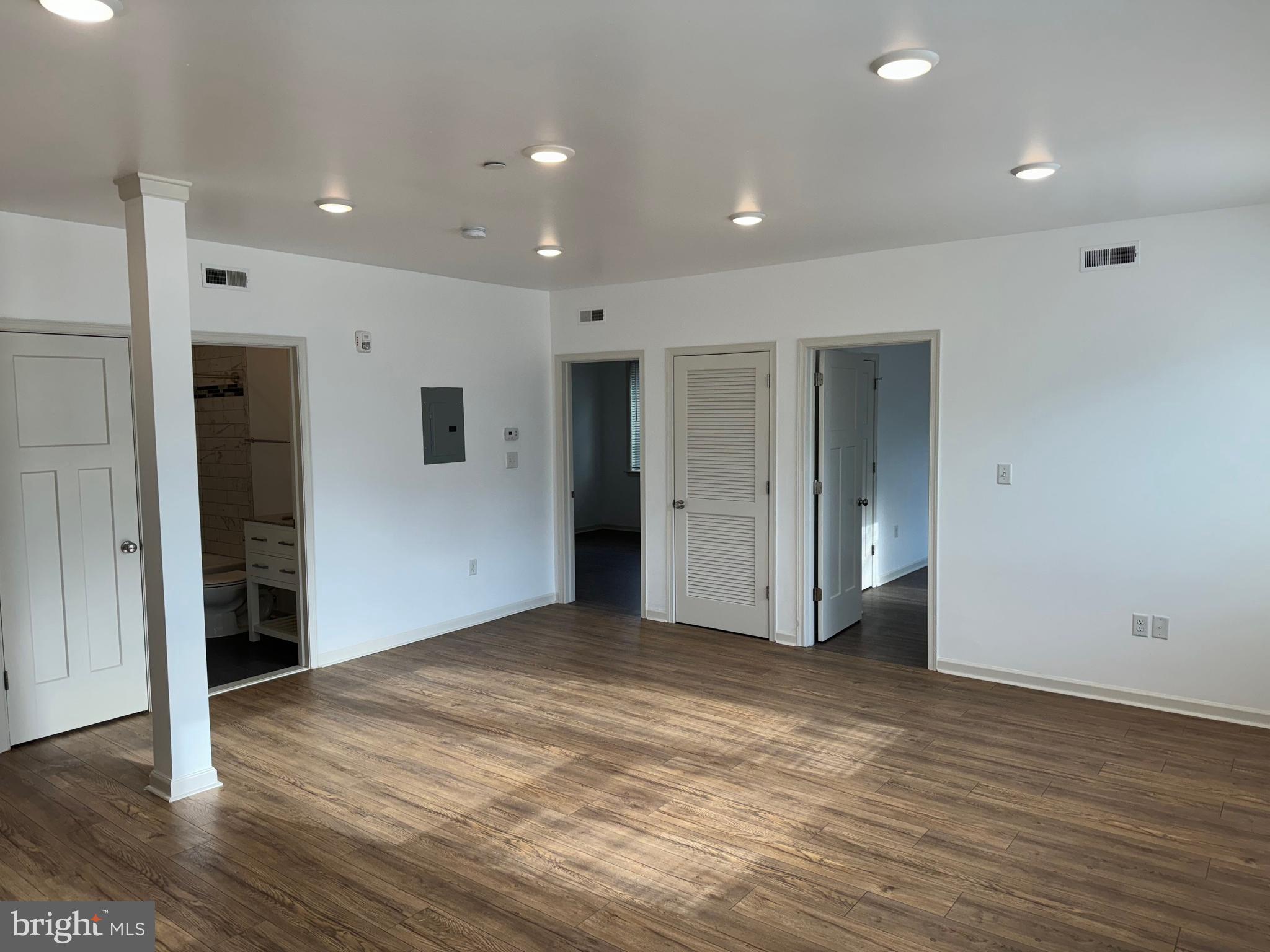 ROXBOROUGH - Residential Lease