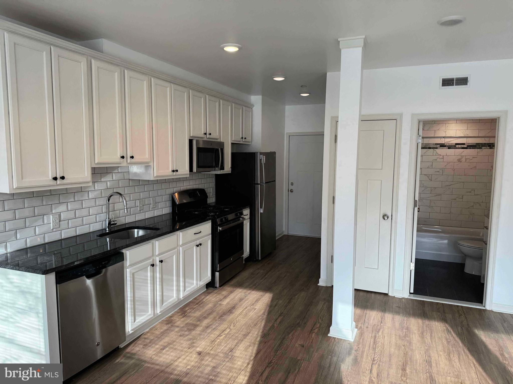 ROXBOROUGH - Residential Lease
