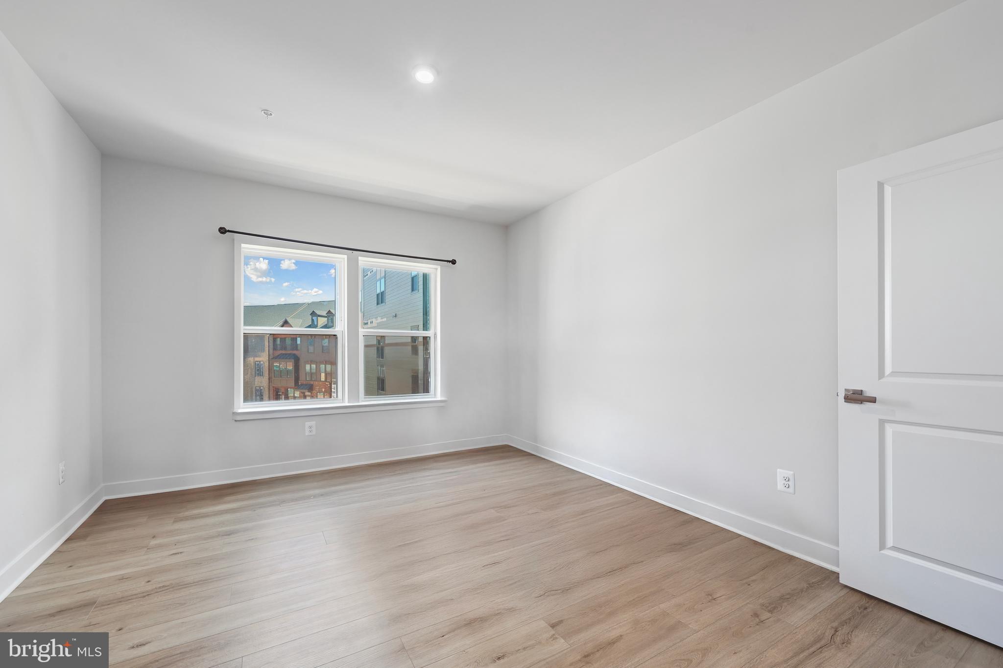 ELLIPSE AT WESTFIELDS - Residential