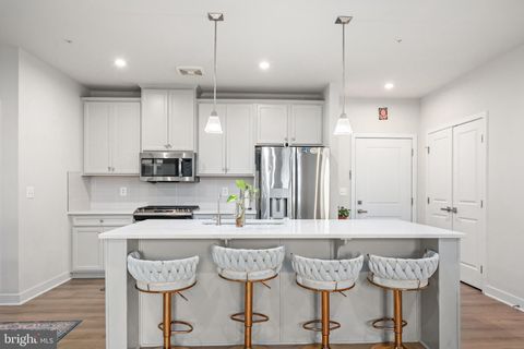 4395 PEACH LILY LANE 311 CHANTILLY VA 20151