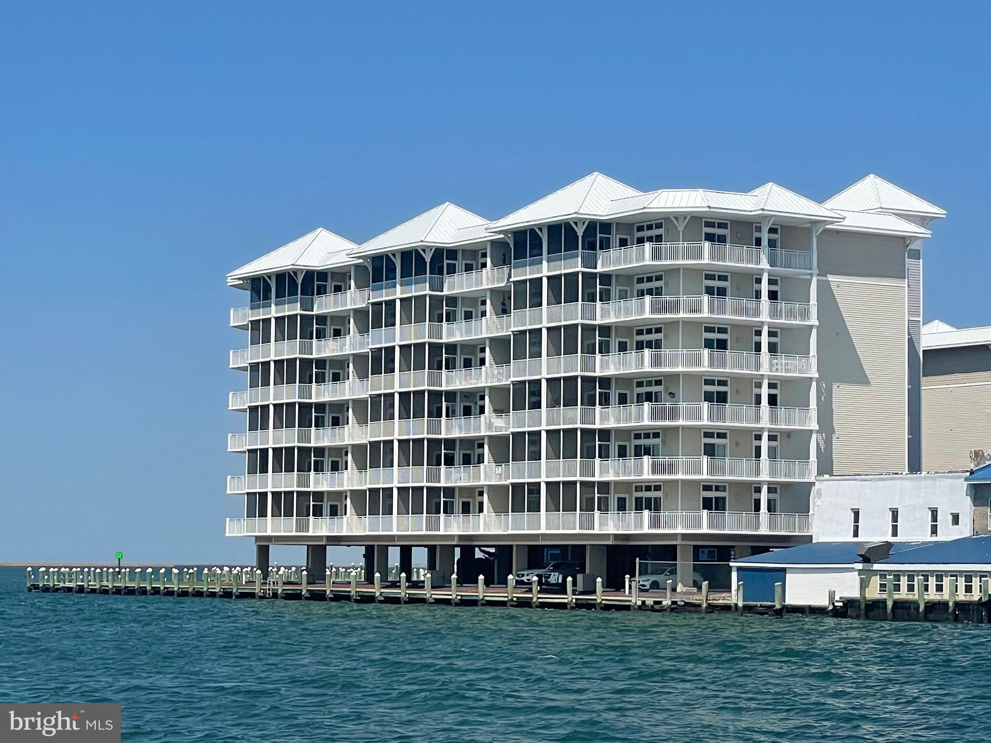 HARBOUR LIGHT CONDOS - Residential