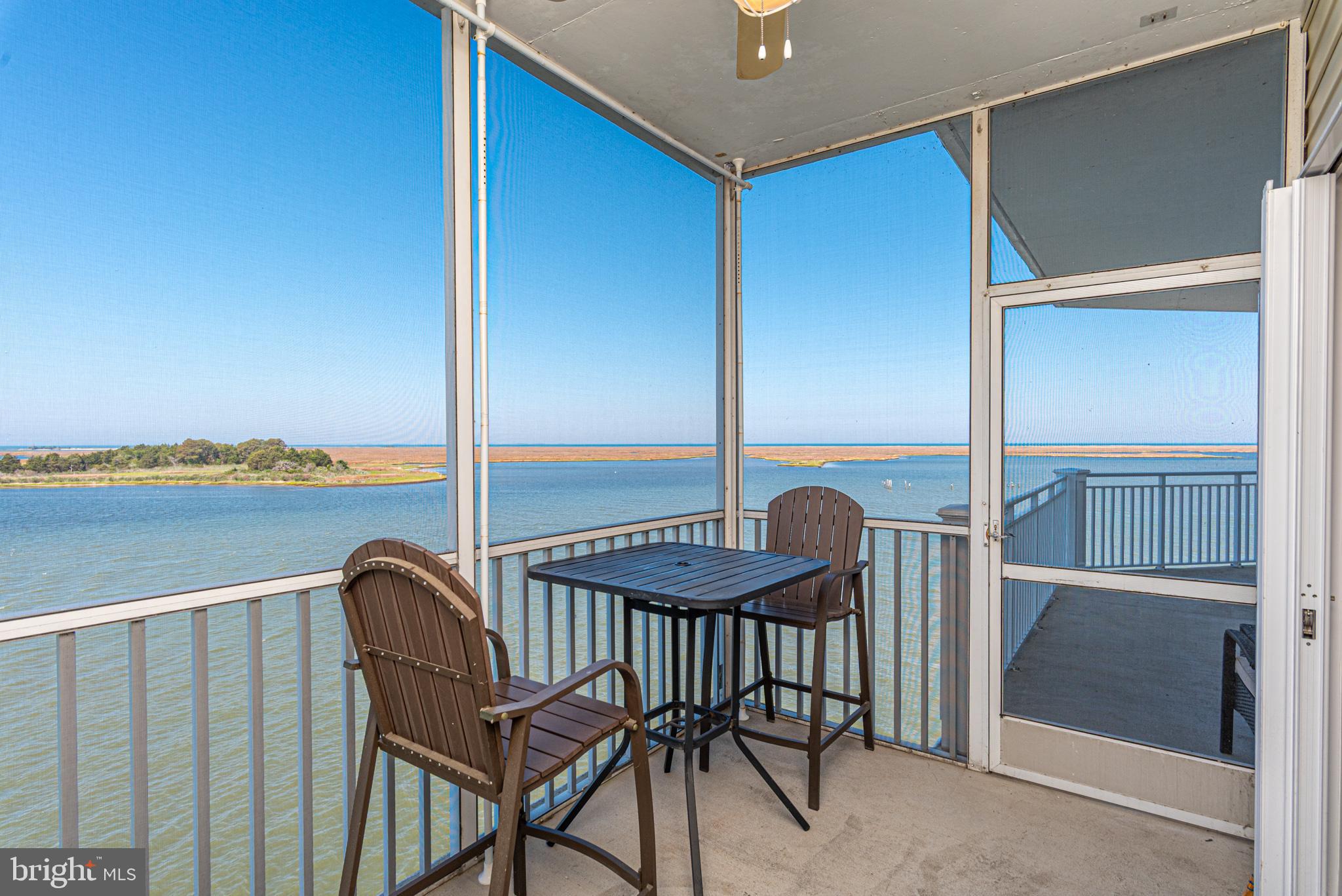 HARBOUR LIGHT CONDOS - Residential